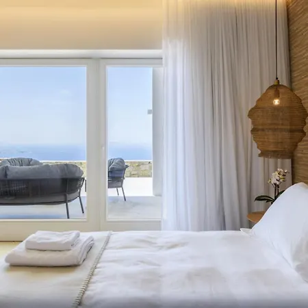 A Luxurious Retreat, Primely Located With Stunning Panoramic View!