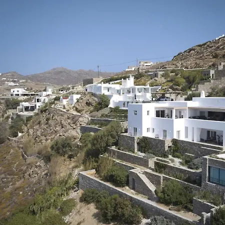 A Luxurious Retreat, Primely Located With Stunning Panoramic View! Holiday home Tourlos