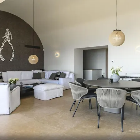 Holiday home A Luxurious Retreat, Primely Located With Stunning Panoramic View!