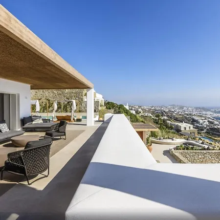 A Luxurious Retreat, Primely Located With Stunning Panoramic View! Tourlos